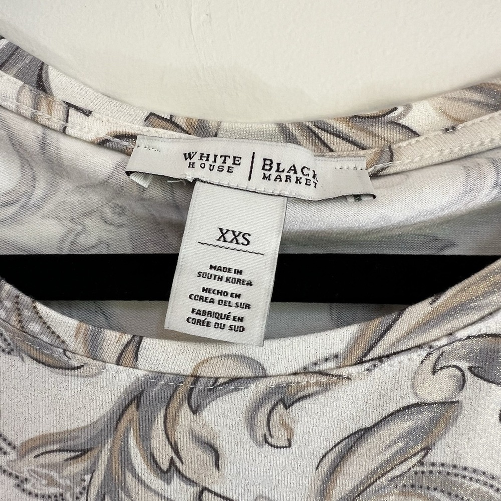 White House Black Market Grey White Scroll Paisley Short Sleeve Top XXS - Picture 3 of 4